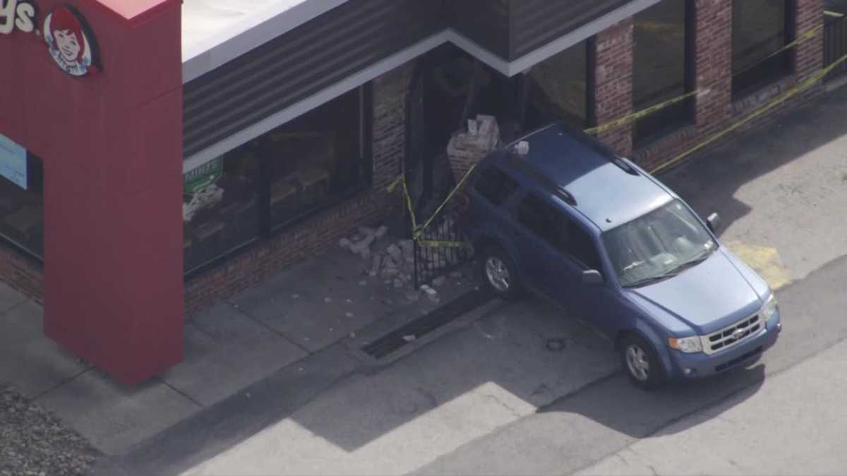 Vehicle crashes into Wendy's restaurant in Pennsylvania