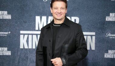 Jeremy Renner goes to Riverhounds game while "Mayor of Kingstown" films in Pittsburgh