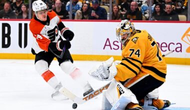 Flyers hang on to beat Penguins in playoff series opener
