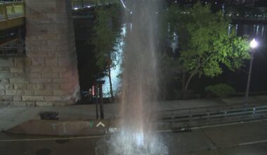 Water shoots from manhole in Downtown Pittsburgh – WPXI