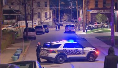Man stabbed in head, attacked with baseball bat in Pittsburgh; police searching for 2 suspects – WPXI