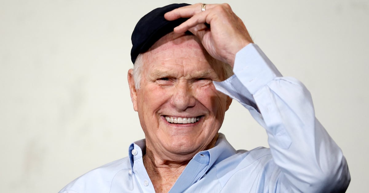 Pittsburgh Steelers legend Terry Bradshaw to hold bottle signing at Fine Wine & Good Spirits – WPXI