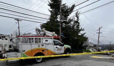 Nearly 3K customers without power after utility pole catches fire in Mt. Washington – WPXI