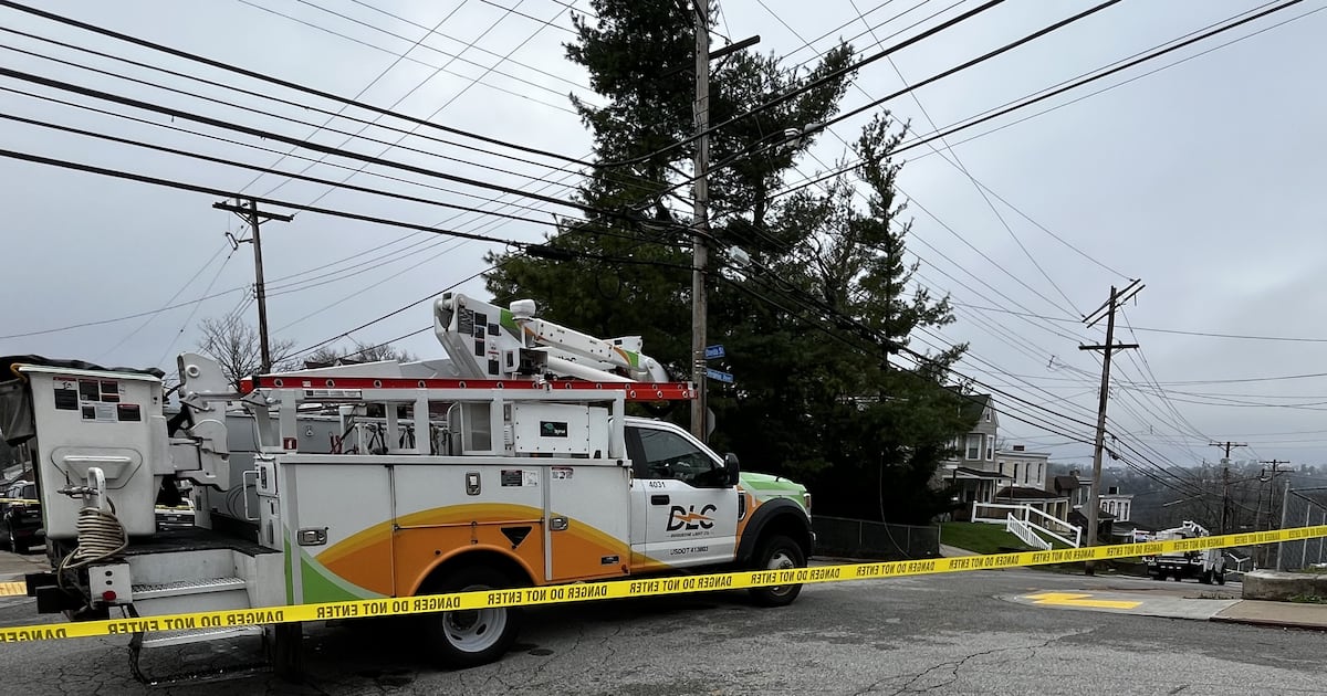 Nearly 3K customers without power after utility pole catches fire in Mt. Washington – WPXI