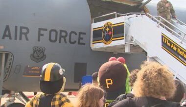 Paul Skenes surprises local high schoolers during leadership day at Pittsburgh International Airport – WPXI