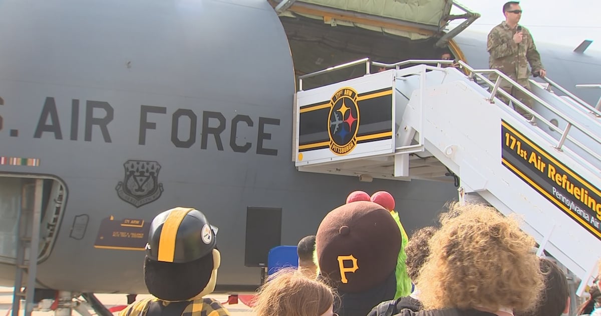 Paul Skenes surprises local high schoolers during leadership day at Pittsburgh International Airport – WPXI