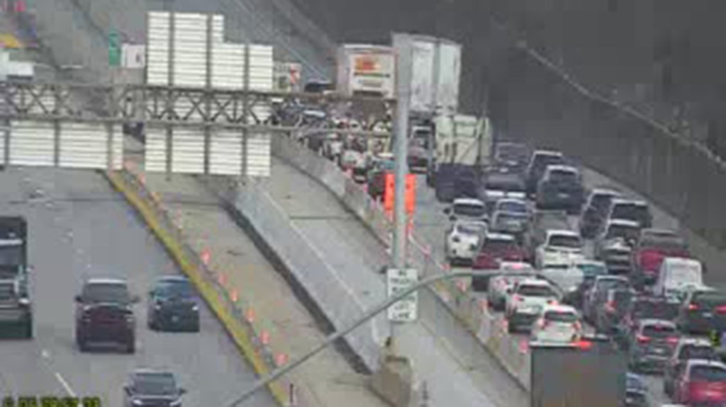I-78 crash involving 6 vehicles causes delays in Lehigh County