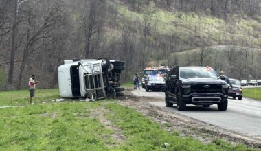 Woman injured after tractor-trailer rollover crash on I-79 in Allegheny County