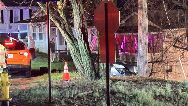 County police called to Dravosburg crash that sent 2 people to hospital