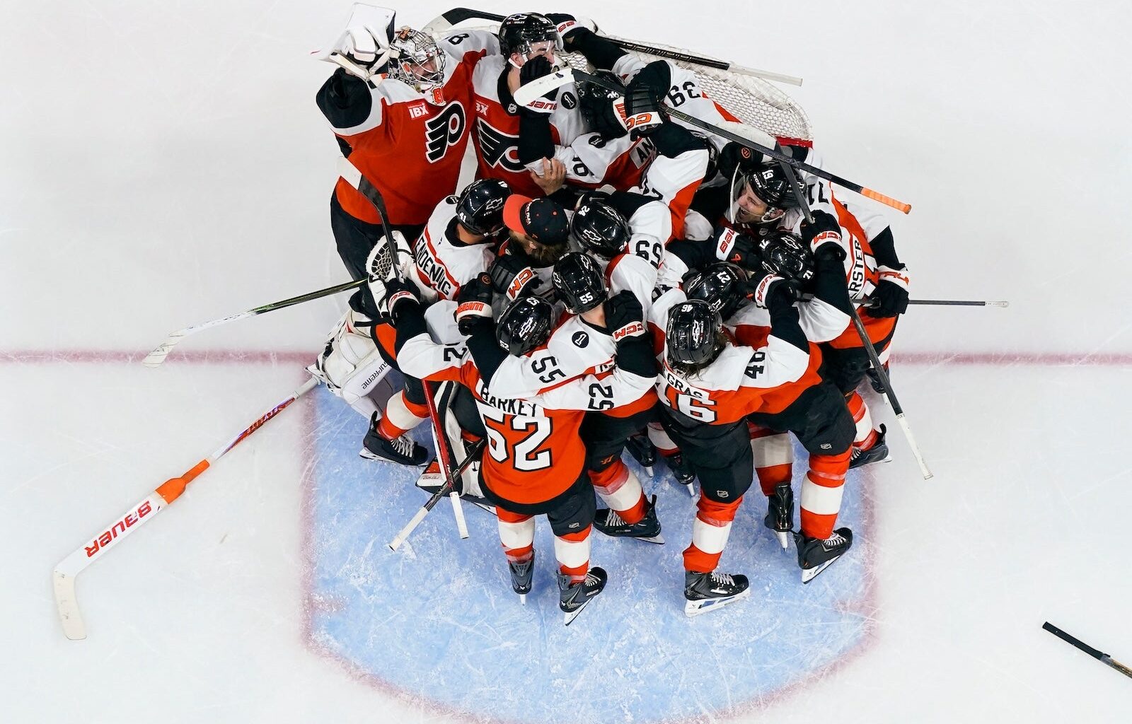 Flyers clinch 1st playoff spot since 2020