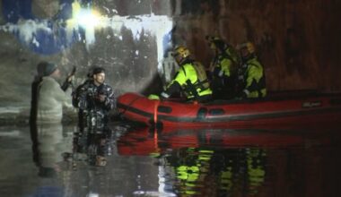 Video shows crews rescue 2 men from the Schuylkill River in Philadelphia after canoe capsized