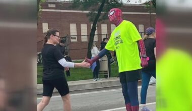 Supporters ready to cheer on runners at Pittsburgh Marathon