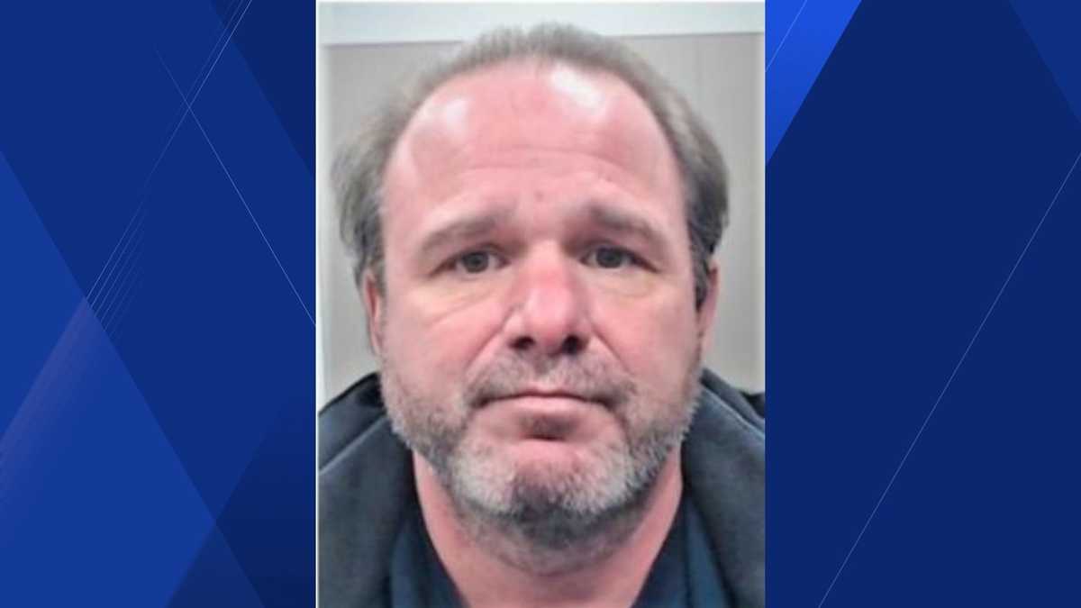 Pennsylvania sex offender wanted by US Marshals on child porn charges, believed to be in Naples