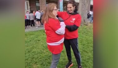 Woman listens to late twin sister's heartbeat through donor recipient