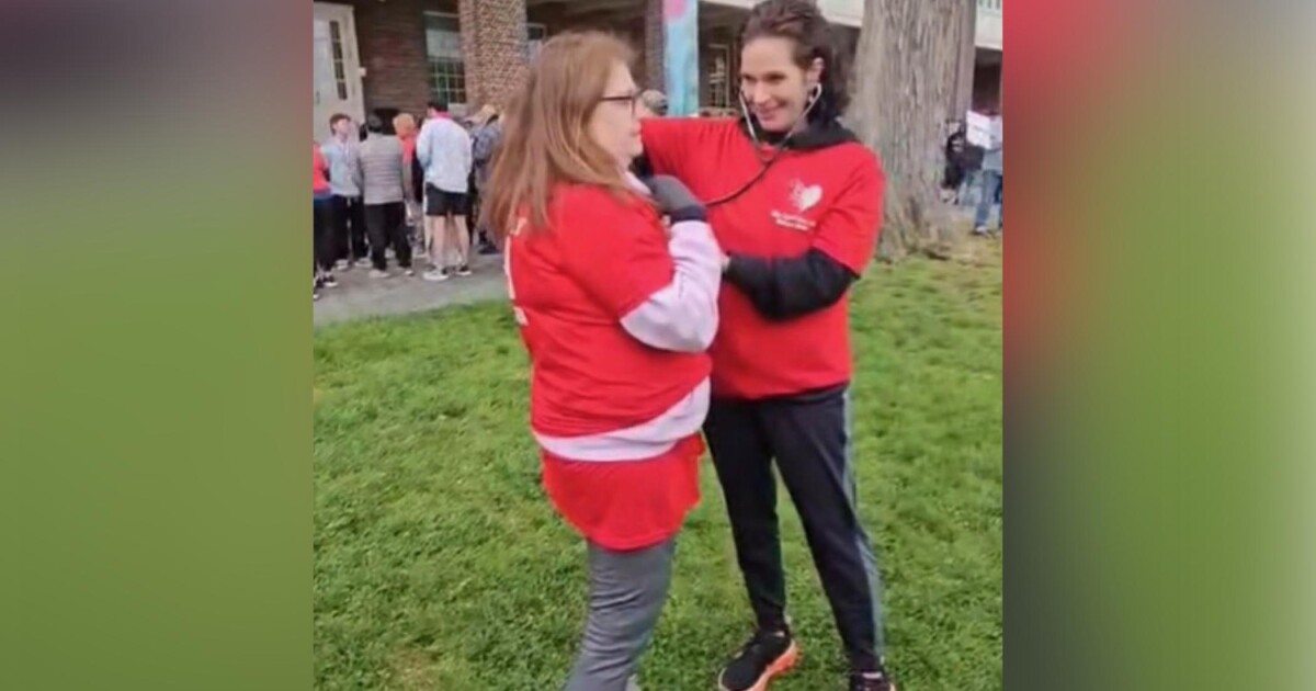 Woman listens to late twin sister's heartbeat through donor recipient