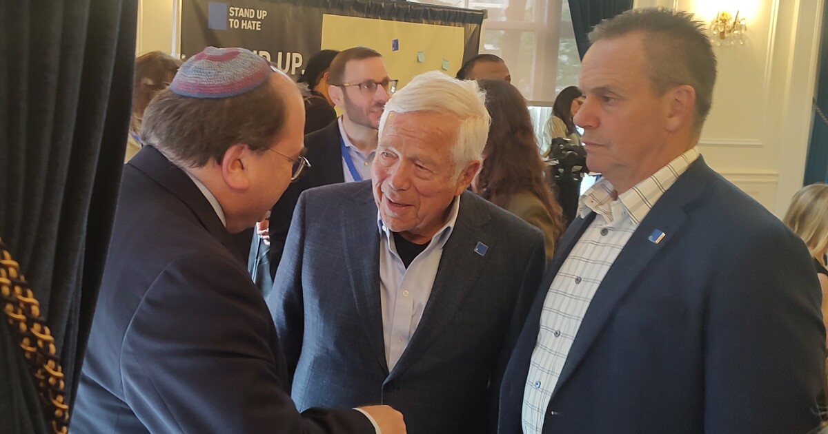 Shapiro joins Patriots owner Kraft to urge common cause in fight against bigotry