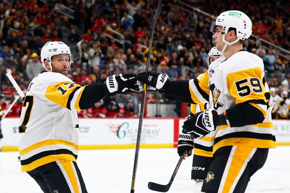 Pittsburgh Penguins clinch a playoff spot, ending their 3-year drought