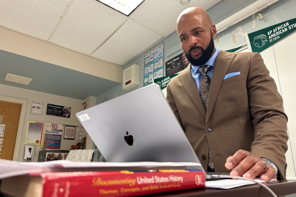 Teacher of the Year award goes to Pennsylvania history instructor
