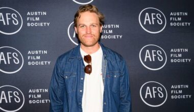 Kurt Russell and Goldie Hawn’s son plans Lake Erie plunge to celebrate playoff hockey