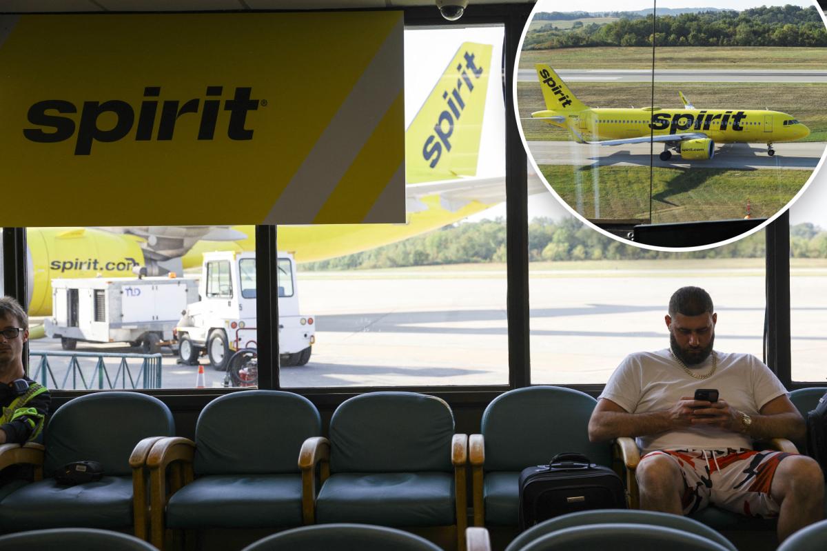 Spirit's shutdown leaves Pennsylvania town with zero flights