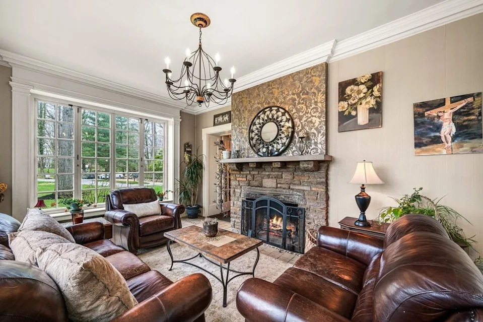 Living room of Houstonia mansion in Wallingford, PA, on sale for $2,150,000