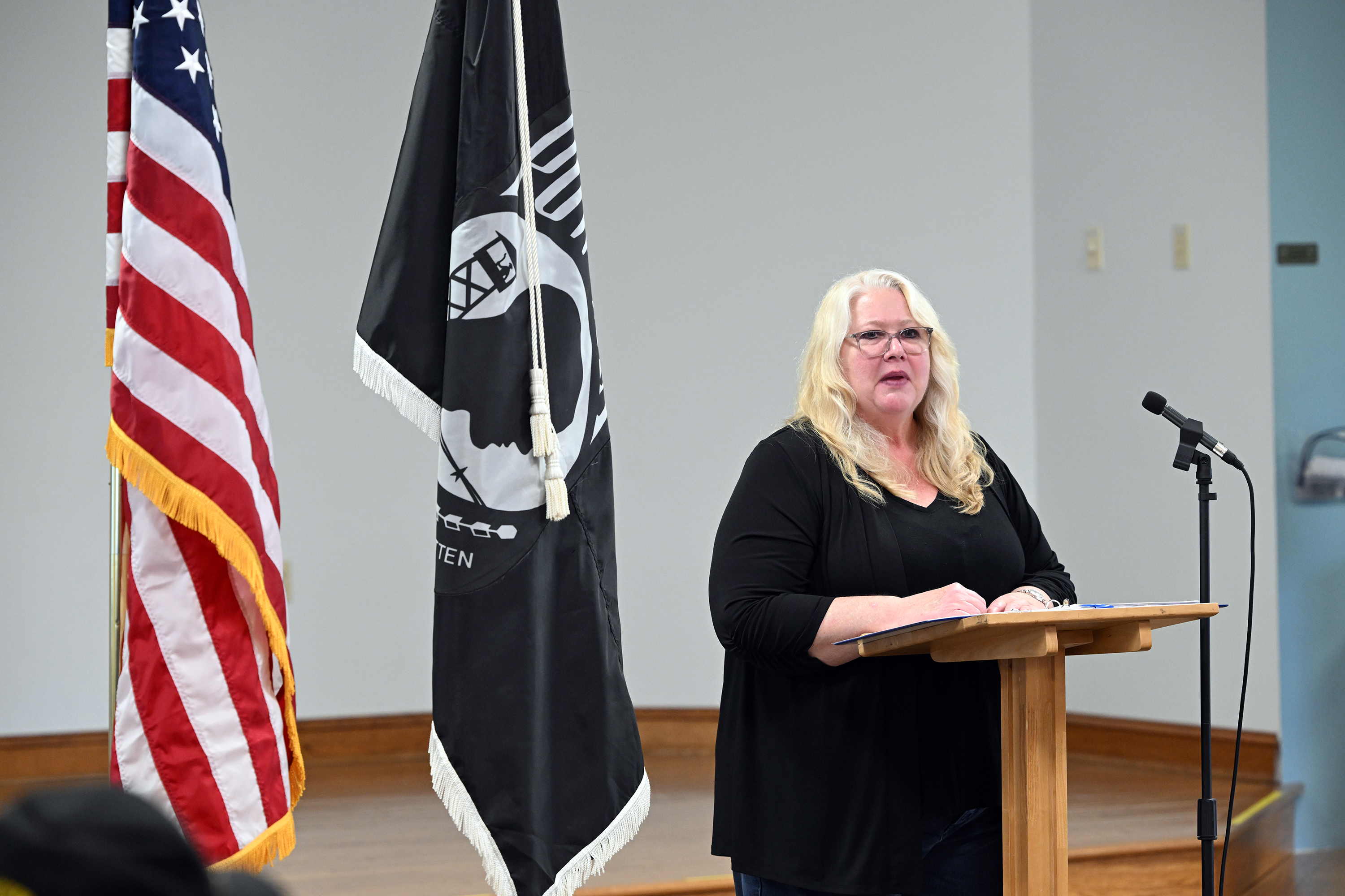 Dianne Simmons leads a memorial dedication service on Saturday, May...