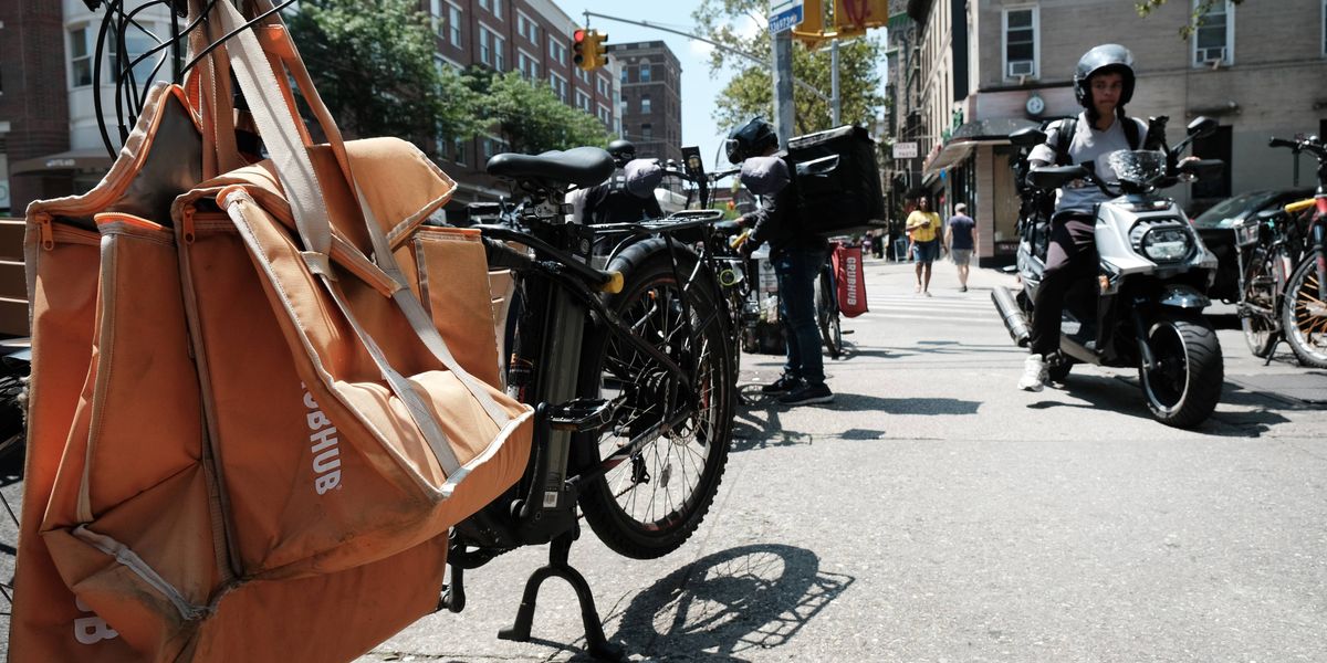City Council wants a license for e-bike food delivery riders