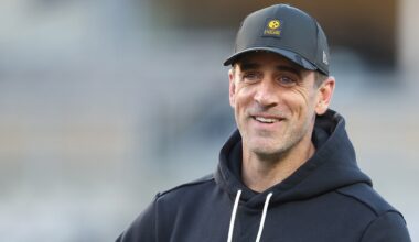 Aaron Rodgers set to begin his 22nd NFL season after agreeing to a Pittsburgh Steelers contract