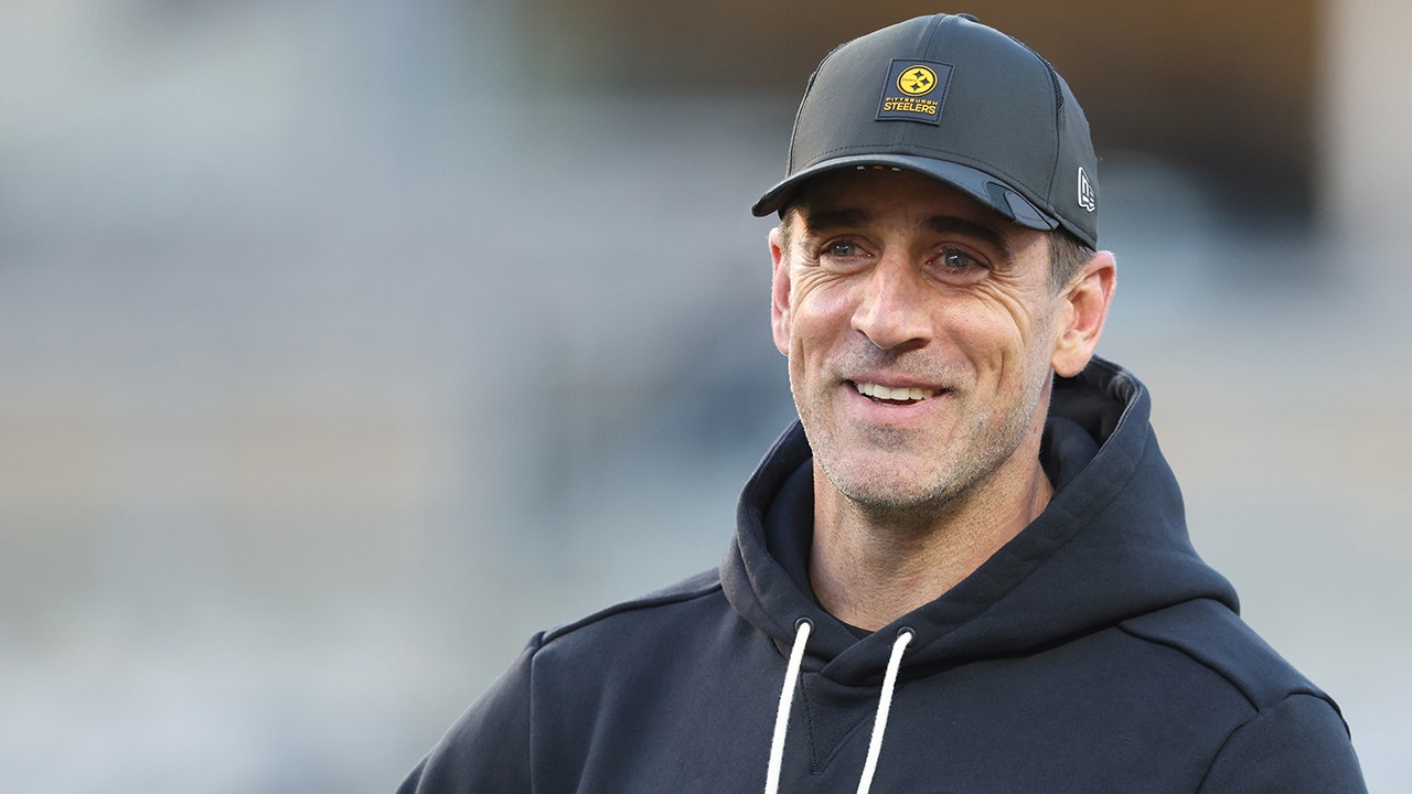 Aaron Rodgers set to begin his 22nd NFL season after agreeing to a Pittsburgh Steelers contract