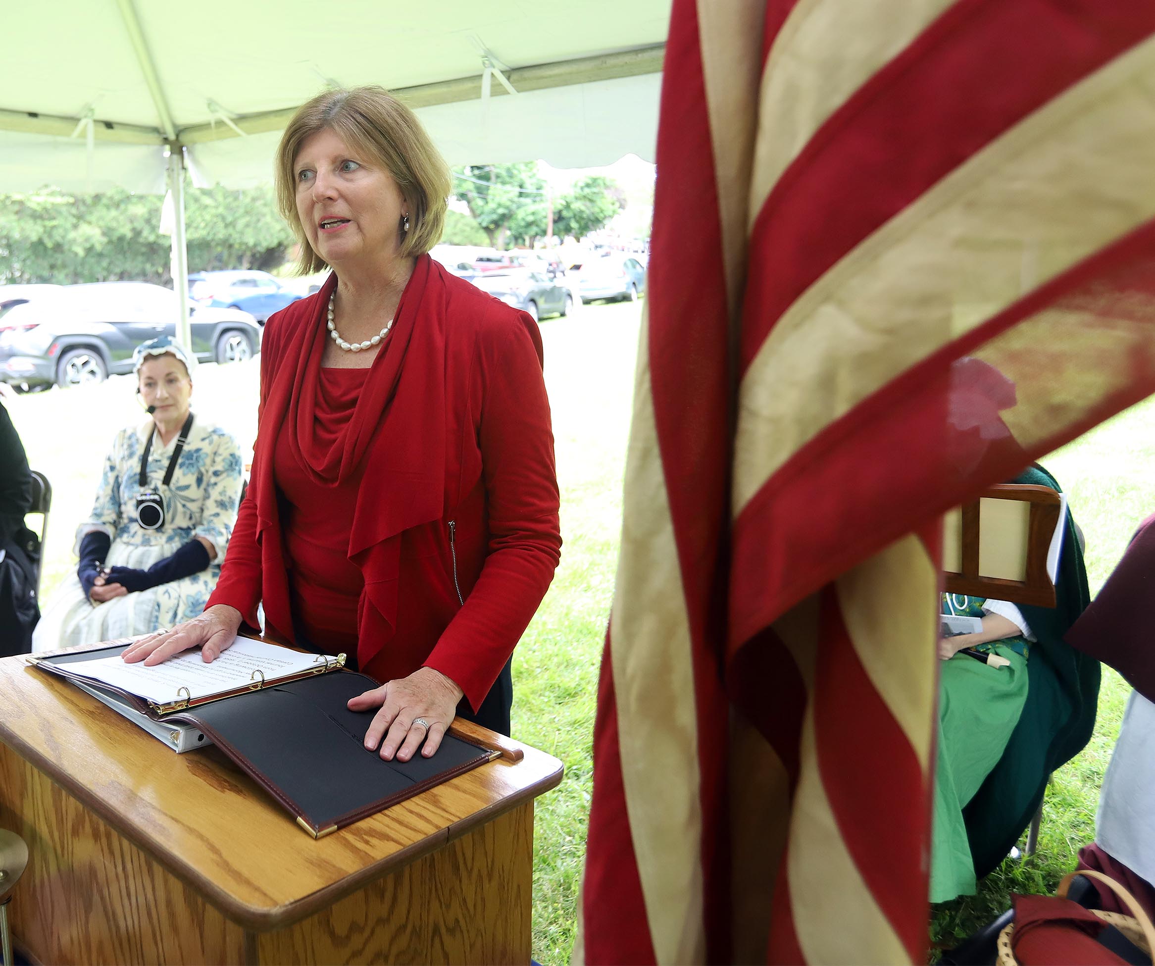 Wyoming Monument Assoc. Vice President Marian Czarnowski speaks to the...