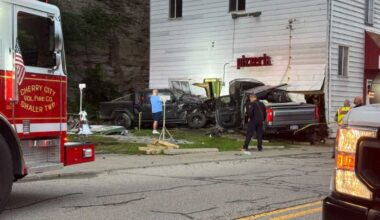Person hurt after 2 vehicles crash into Rising Crust Pizzeria in Etna