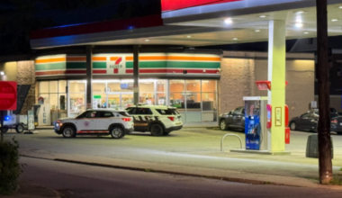 Police dispatched to 7-Eleven in Turtle Creek after shooting; 2 injured
