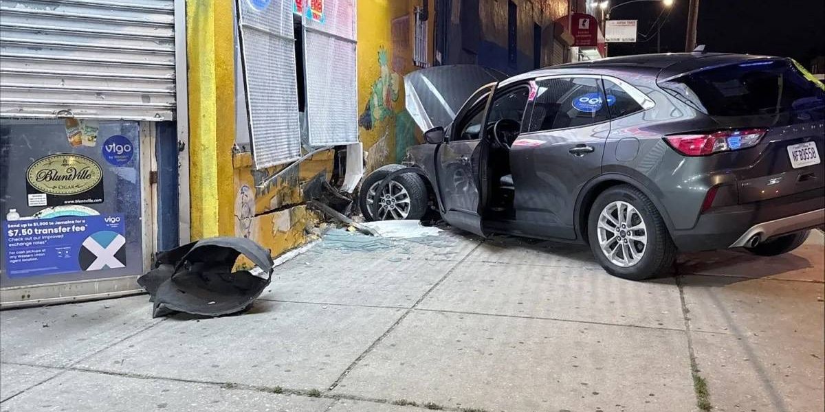Car crashes into Southwest Philadelphia convenience store