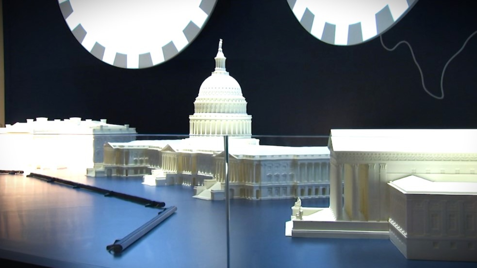 National Constitution Center's new gallery puts you in the middle of how government works