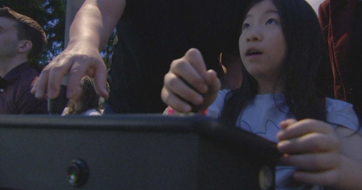 Middle schoolers light up Philadelphia skyscraper with original video games