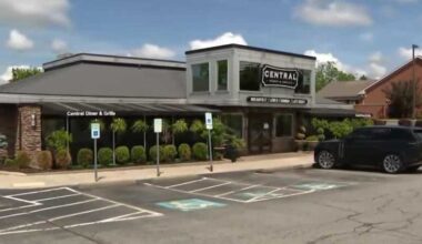 ICE agents confront Pennsylvania restaurant manager