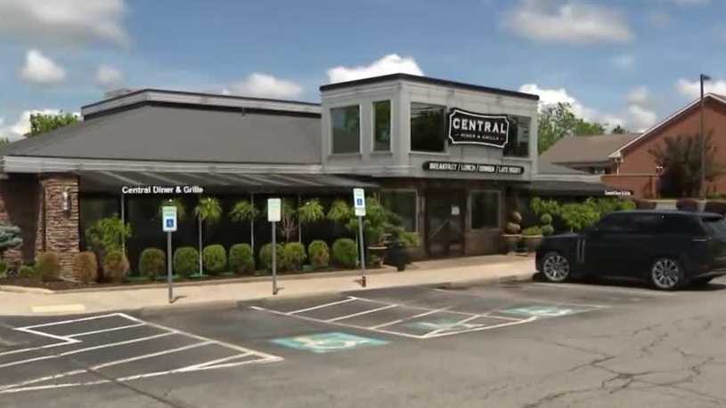 ICE agents confront Pennsylvania restaurant manager