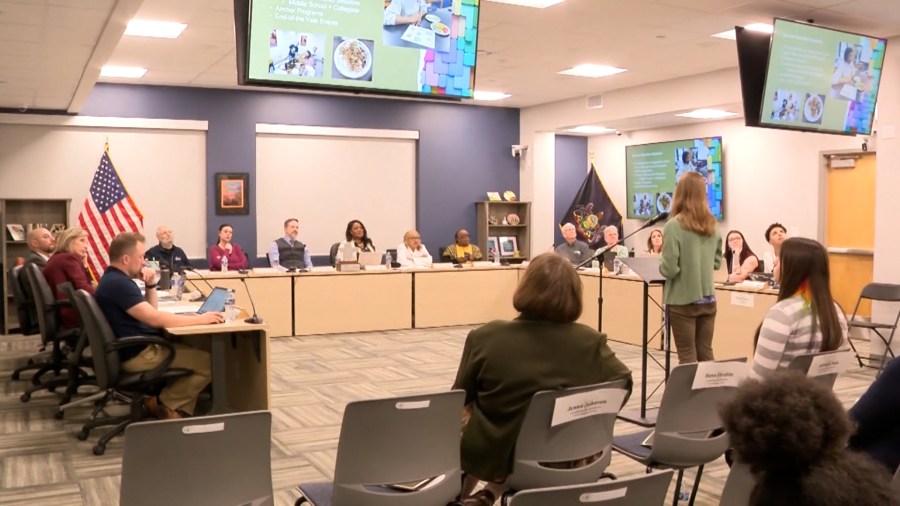 Erie School District to ban cellphones in classrooms