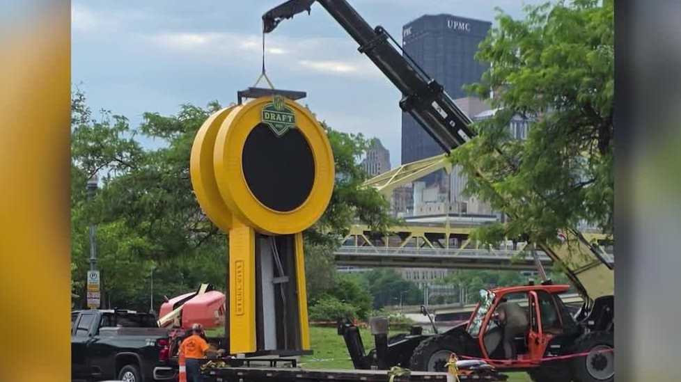 Fans surprised after NFL draft clock removed from North Shore