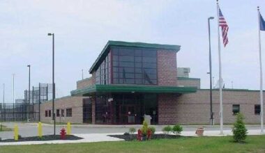 2 corrections officers charged after allegedly smuggling drugs into SCI Fayette