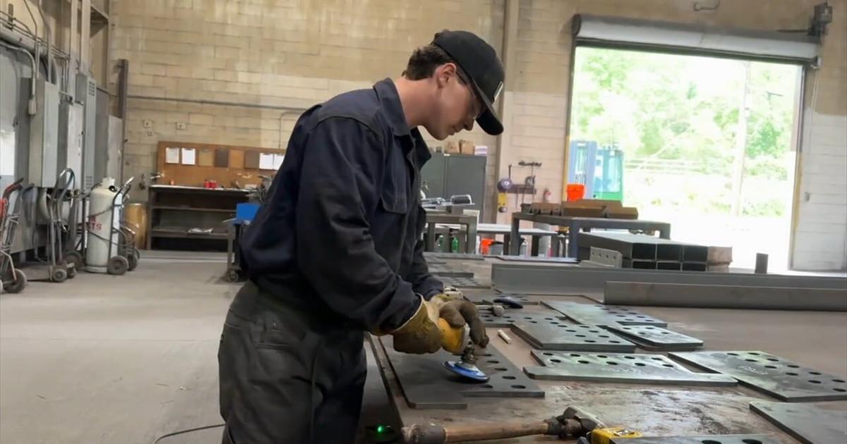 Local tech school sees waitlist grow as students turn to skilled trades | Bethelehm Area