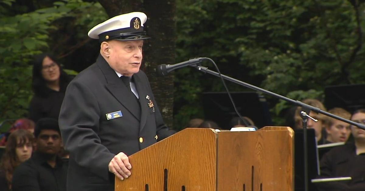 26-year Navy veteran travels 11 hours to honor fallen heroes in Northampton County | Northampton County