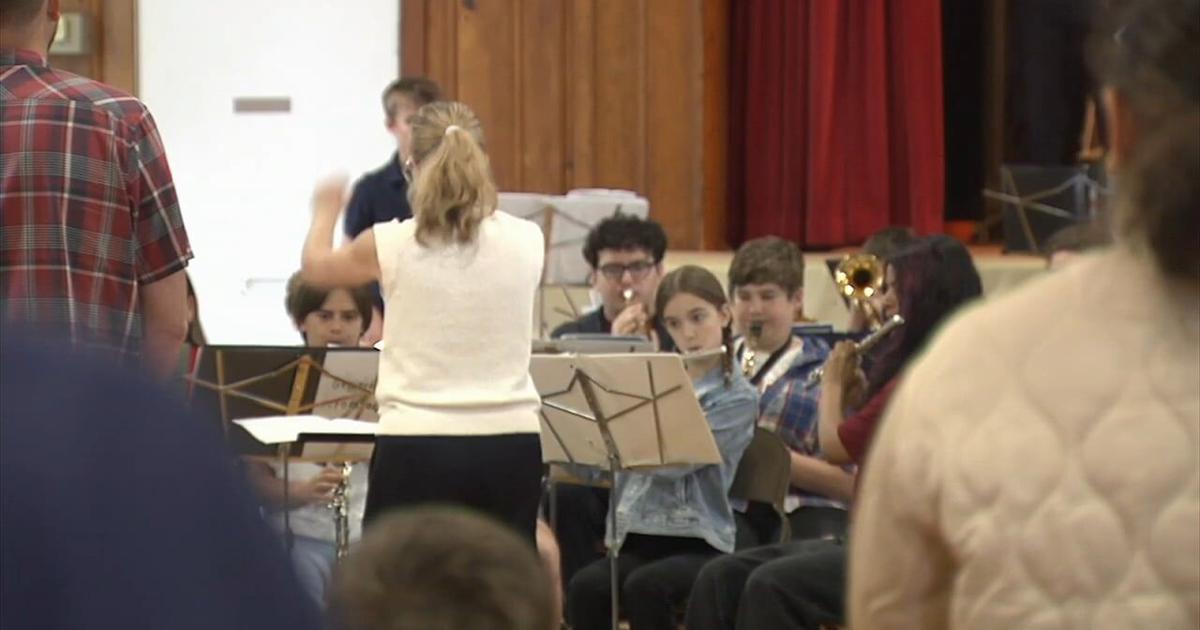 Macungie honors fallen with music and ceremony despite rain | Western Lehigh County