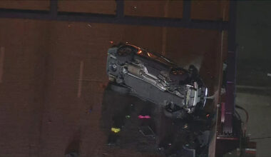 Woman killed in rollover crash on I‑95 in South Philadelphia; 4-year-old child unharmed