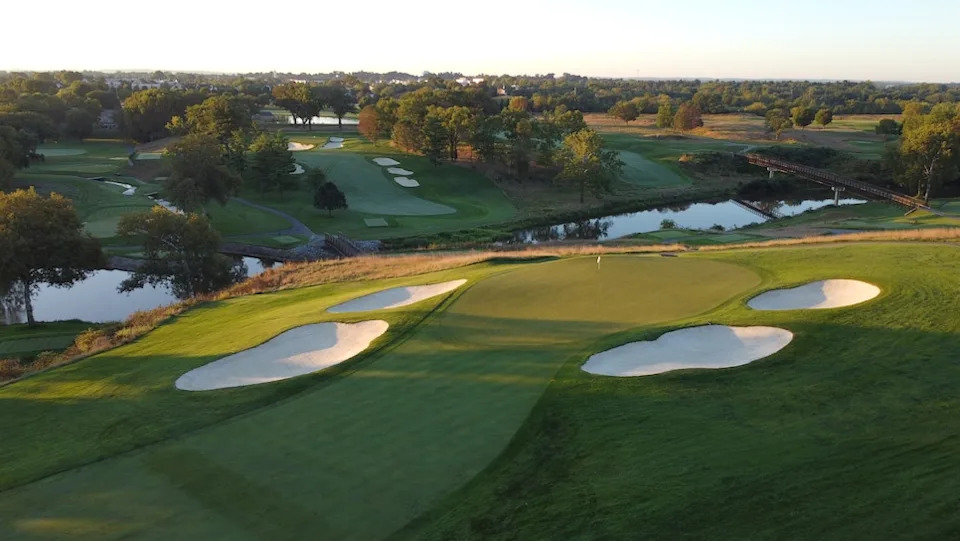 /content/dam/images/golfdigest/fullset/course-photos-for-places-to-play/Lancaster-Country-Club-2Green-232599731.JPG
