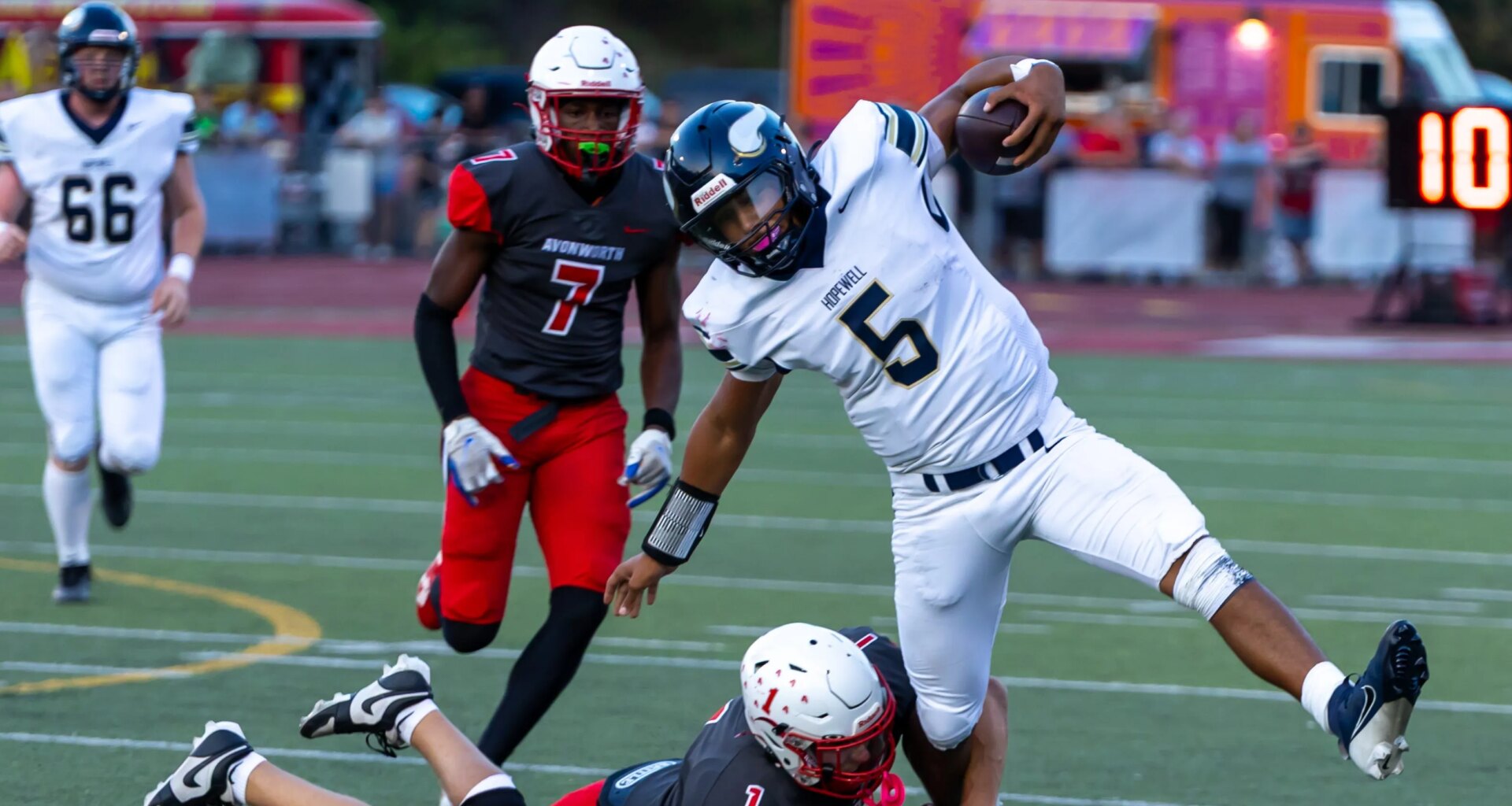 Georgia offers dual-threat QB recruit James Armstrong