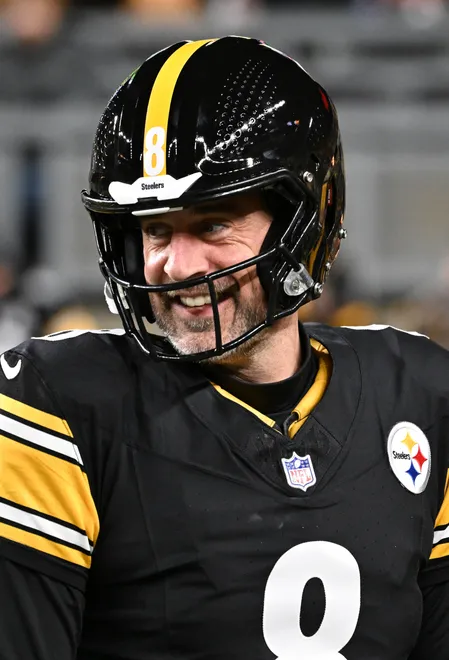 Jan 12, 2026; Pittsburgh, PA, USA; Pittsburgh Steelers quarterback Aaron Rodgers (8) warms up before an AFC Wild Card Round game against the Houston Texans at Acrisure Stadium. Mandatory Credit: Barry Reeger-Imagn Images