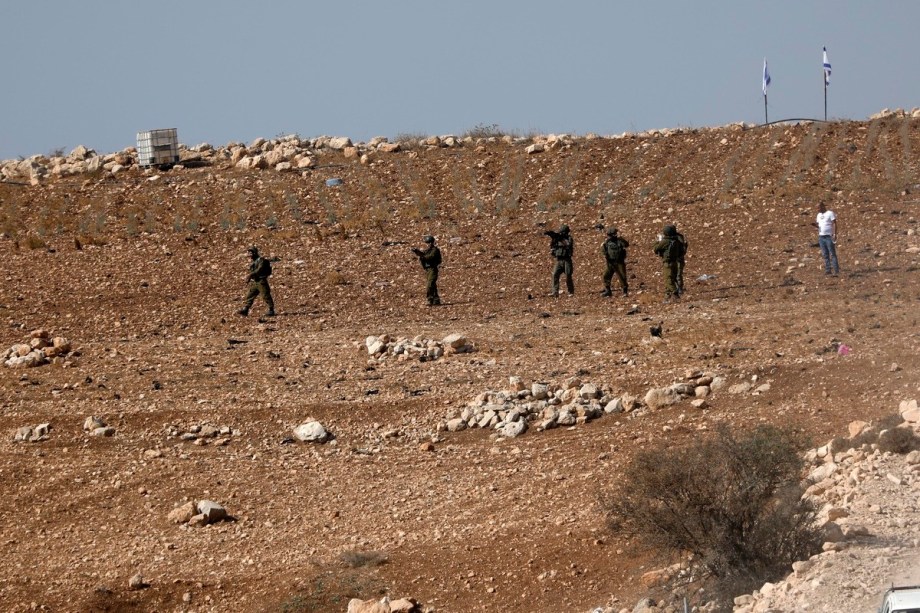Israeli forces bulldoze agricultural land southeast of Bethlehem – Middle East Monitor