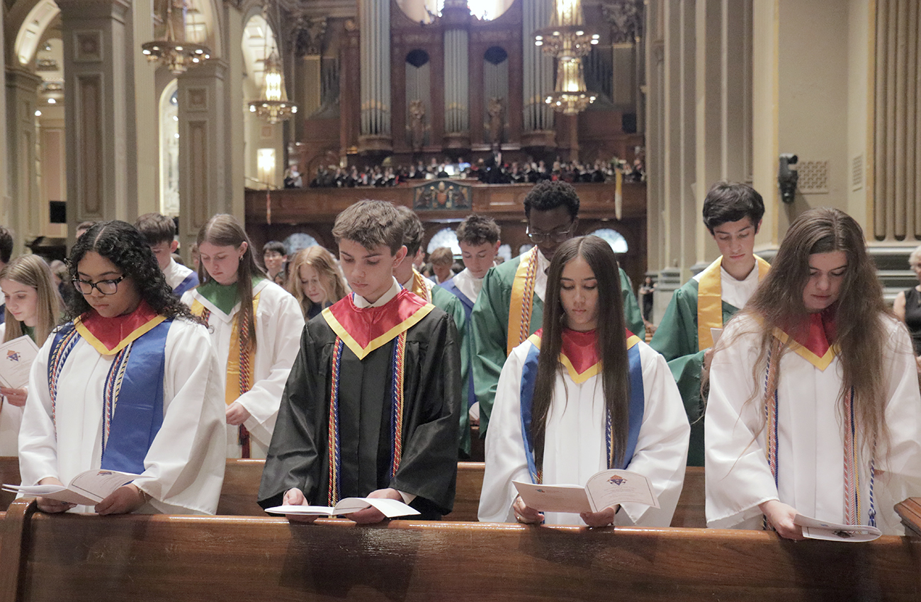 Archbishop Pérez Honors 132 Top Catholic High School Scholars at Annual Convocation