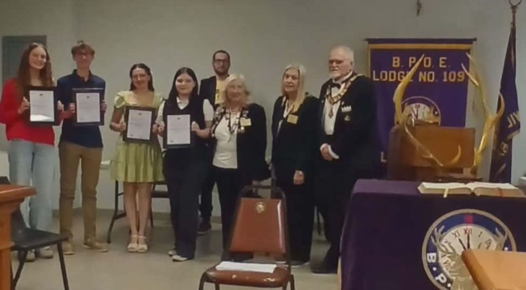 Wilkes-Barre Scranton Elks Lodge presents essay contest awards – Wilkes-Barre Citizens' Voice